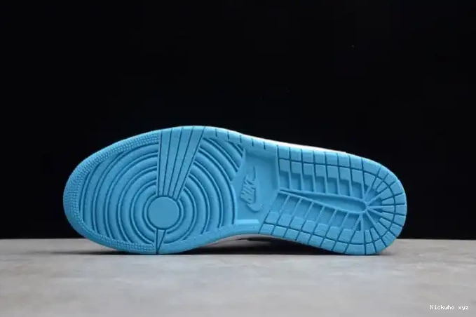 Air Retro Jordan 555088-117 OG 'UNC' High 1 0518